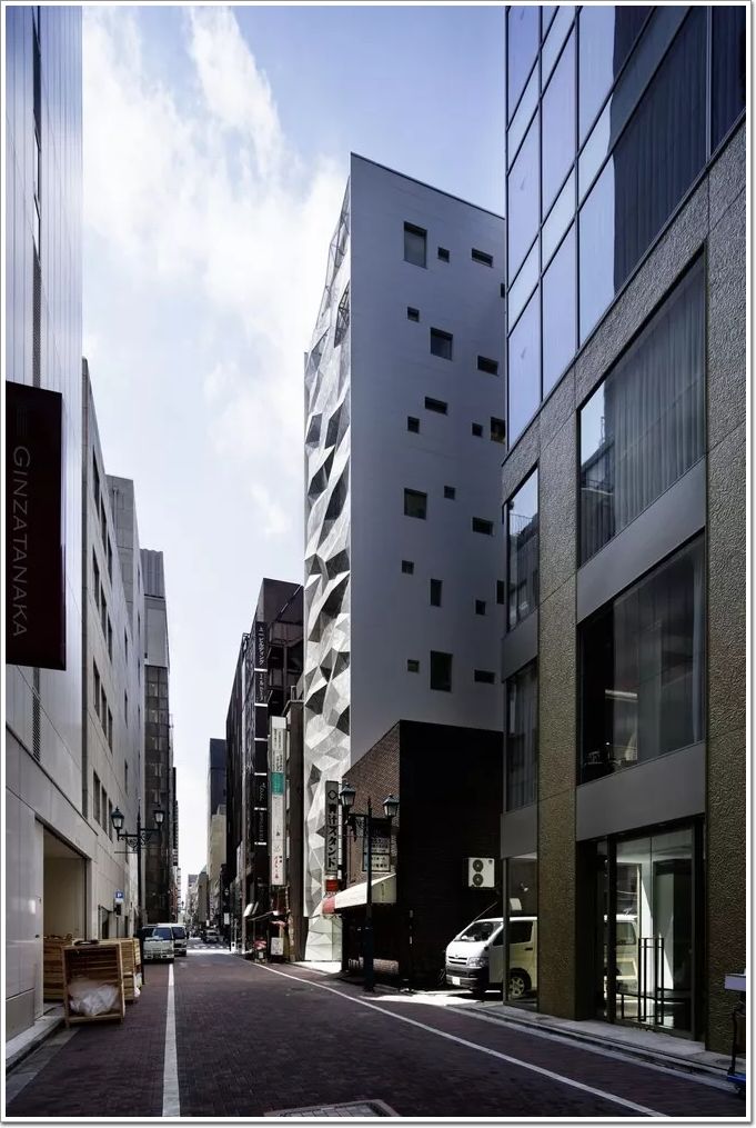 日本钻石幕墙工程是一项商务楼工程